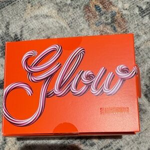 Glow Beauty Box- cream blush and priming serum